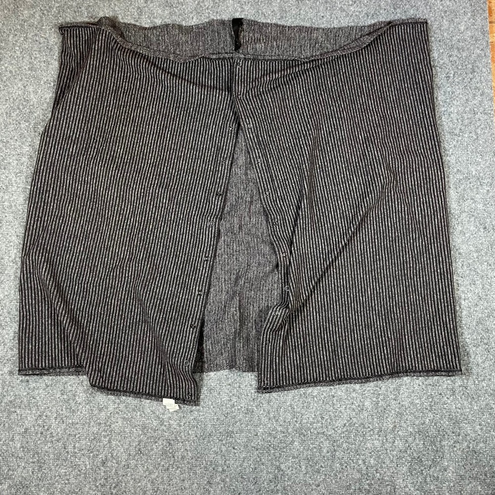 Lululemon Vinyasa Scarf Womens OS Black White Pinstripe Snap Infinity Wrap